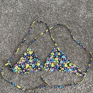 Jolyn top, Enchanted print, Triangle top, Size M